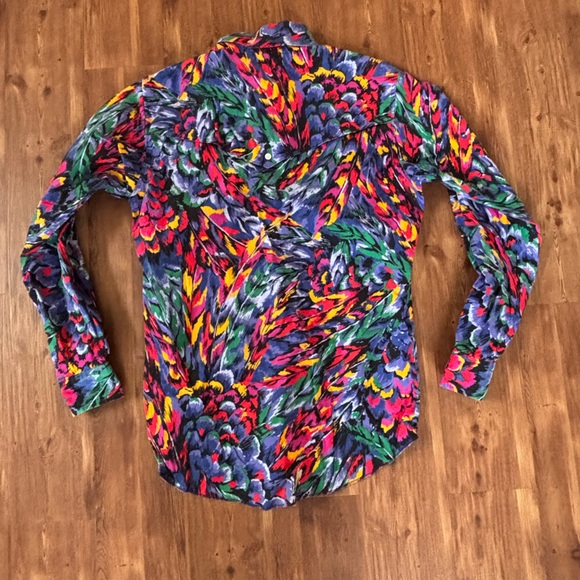 Vibrant Multicolor Button-Up Blouse - Picture 8 of 12